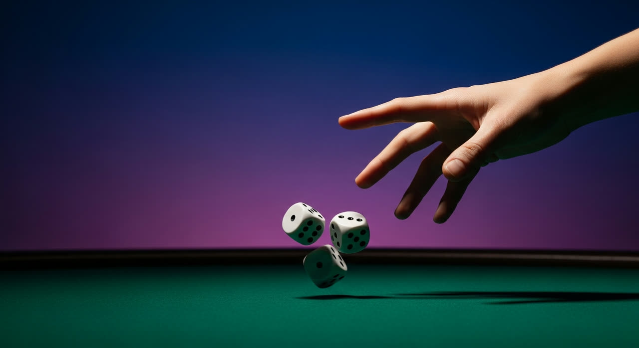 Dados sobre una mesa como símbolo de aleatoriedad en apuestas